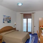Sporting 4*