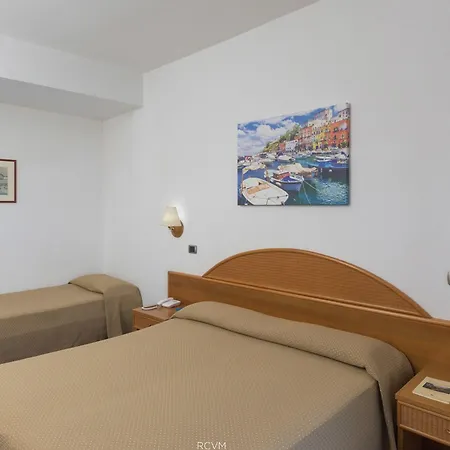 スポーティング 4* ヴィーコ・エクエンセ