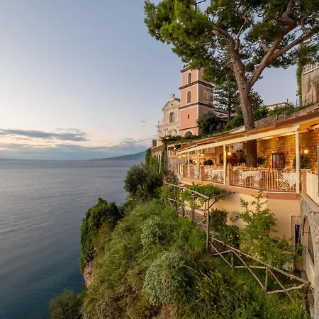 スポーティング 4* ヴィーコ・エクエンセ