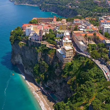 スポーティング ホテル ヴィーコ・エクエンセ